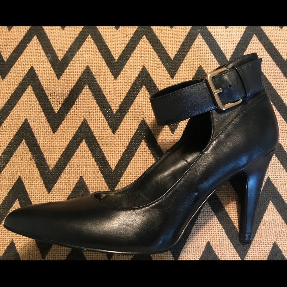 Nine West Black Pumps